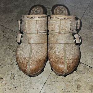 Ariat Womens 6.5 Tan Leather Clogs Comfort Shoes Studs Buckles Casual